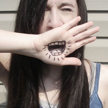 smiley-hand-girl1