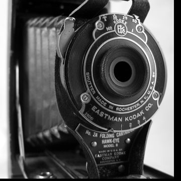 old-camera_feat