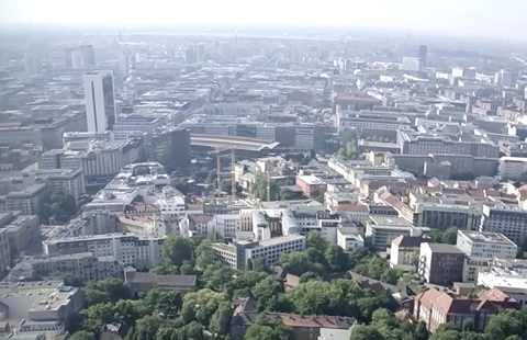 Nokia-808-PureView-captures-Berlin-from-above