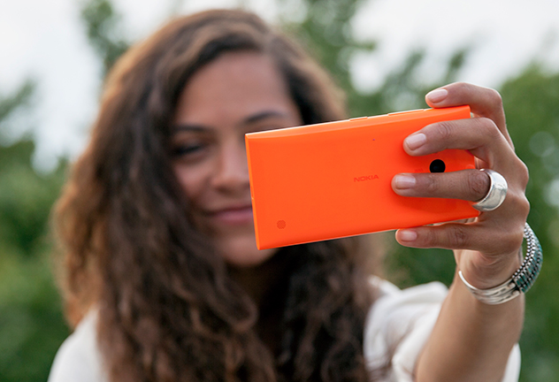 Lumia-735_feat