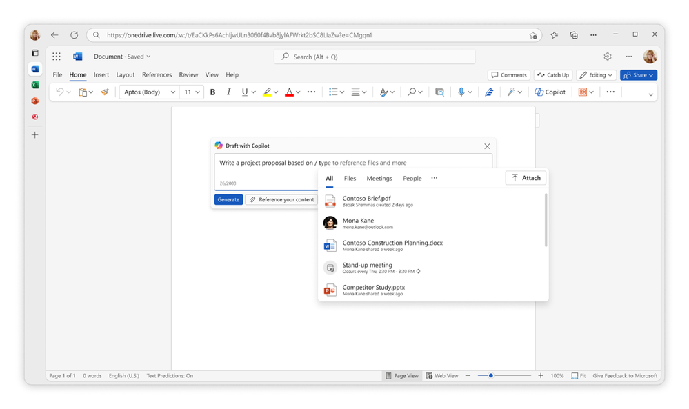 白紙の Word ドキュメントで Copilot での下書き作成ウィンドウを開き、プロジェクト企画書の作成を依頼。「/」を入力するとメニューが開き、複数の参照オプションが表示される
