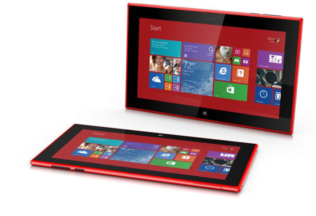632-nokia_lumia_2520_twodevice
