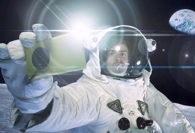 Take your best #Spaceselfie and win from Nokia's Imagin8.